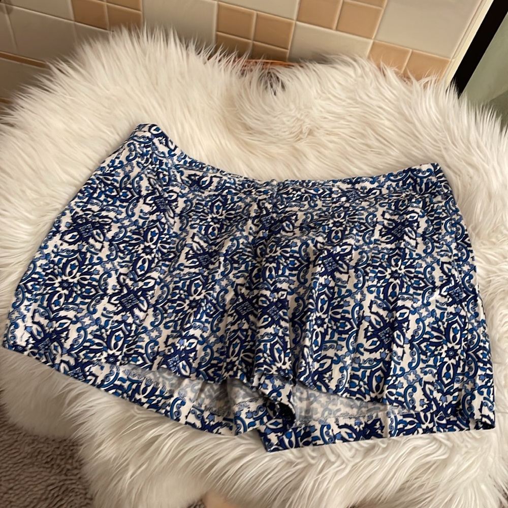 BLUE & WHITE SHORTS SIZE 12 MADE IN INDONESIA